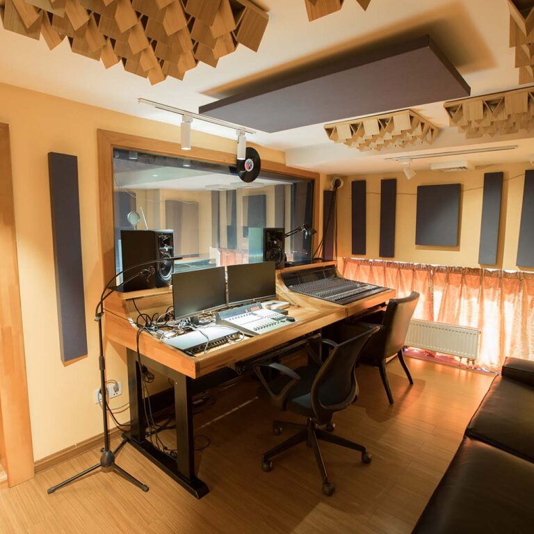White Arch Studios - Studio B4